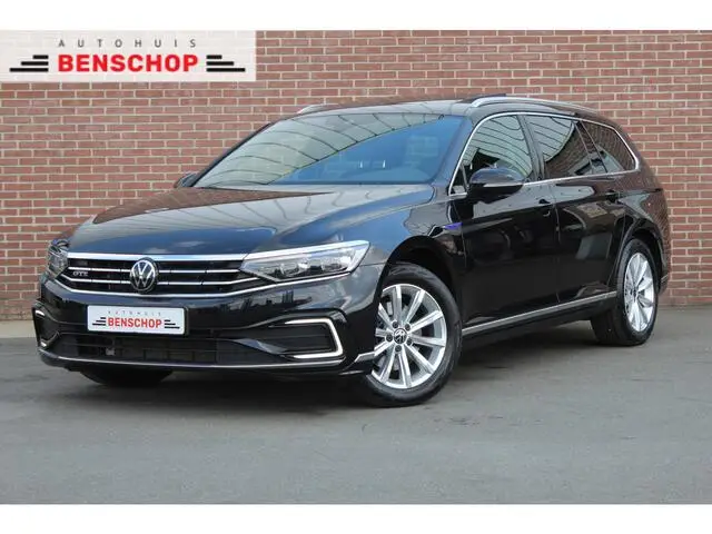 Photo 1 : Volkswagen Passat 2023 Essence