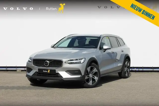 Photo 1 : Volvo V60 2023 Hybride