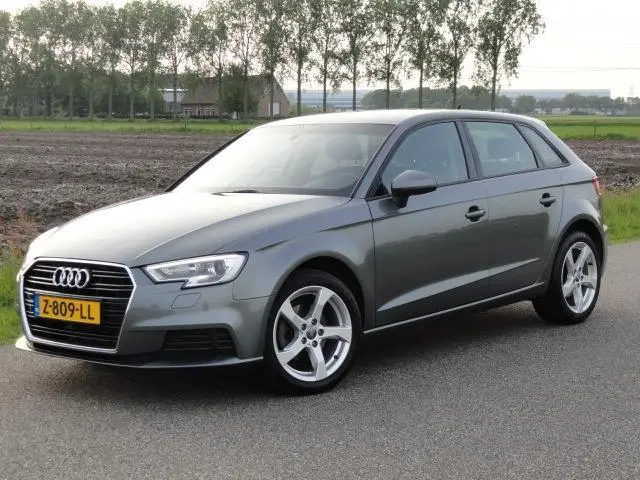 Photo 1 : Audi A3 2020 Essence