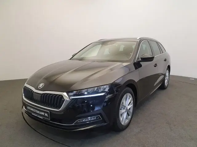 Photo 1 : Skoda Octavia 2024 Essence