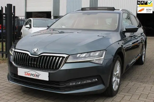 Photo 1 : Skoda Superb 2019 Essence