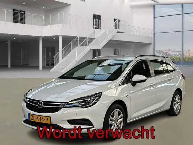 Photo 1 : Opel Astra 2019 Essence