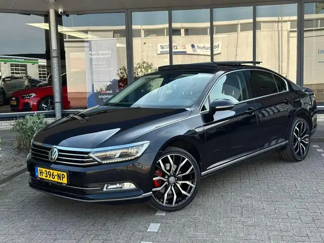 Photo 1 : Volkswagen Passat 2016 Essence