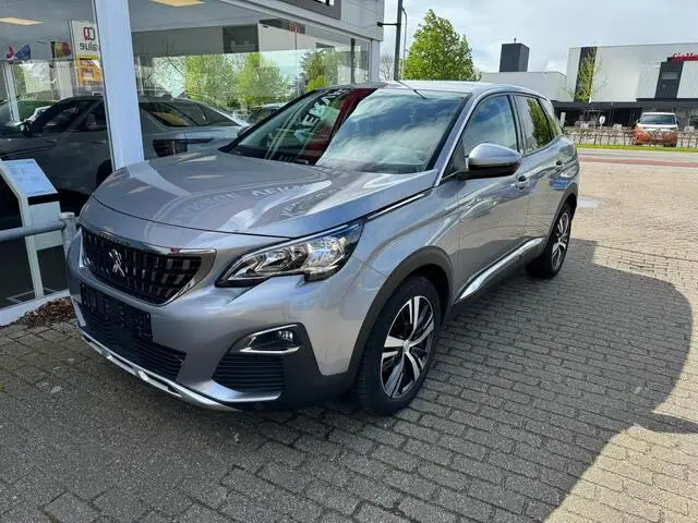 Photo 1 : Peugeot 3008 2019 Petrol