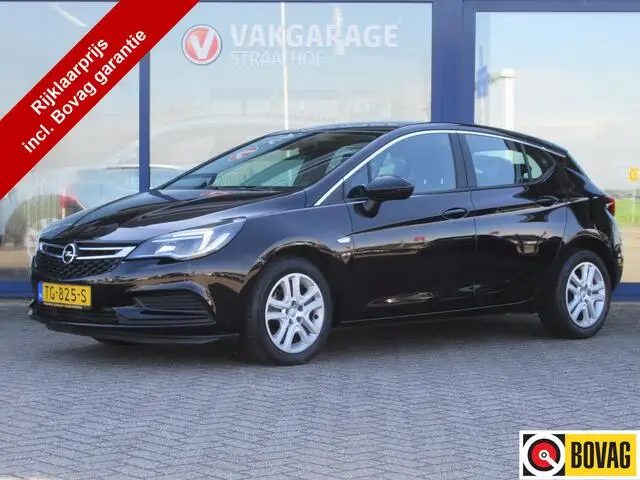 Photo 1 : Opel Astra 2018 Petrol