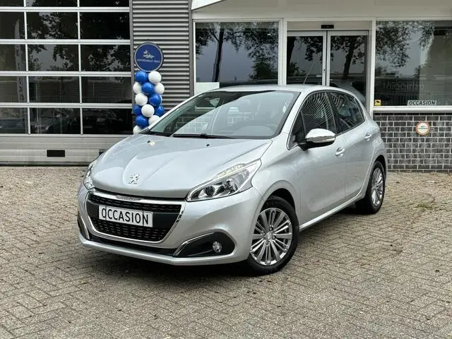 Photo 1 : Peugeot 208 2016 Essence