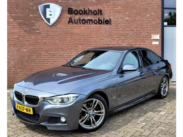 Photo 1 : Bmw Serie 3 2018 Hybride