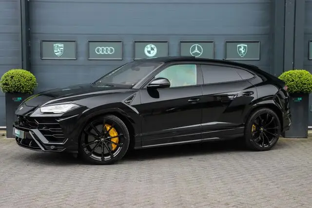 Photo 1 : Lamborghini Urus 2021 Essence