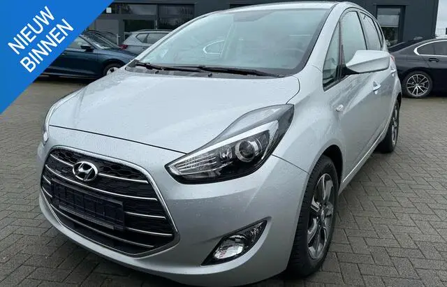 Photo 1 : Hyundai Ix20 2017 Petrol