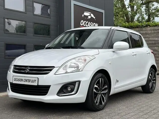 Photo 1 : Suzuki Swift 2016 Petrol