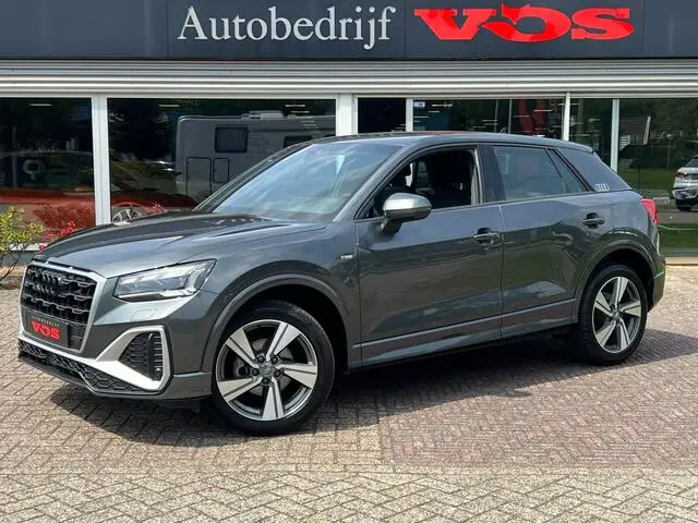 Photo 1 : Audi Q2 2021 Petrol