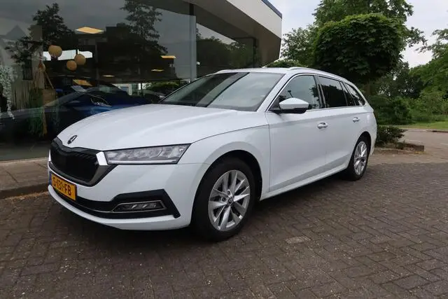 Photo 1 : Skoda Octavia 2023 Hybride