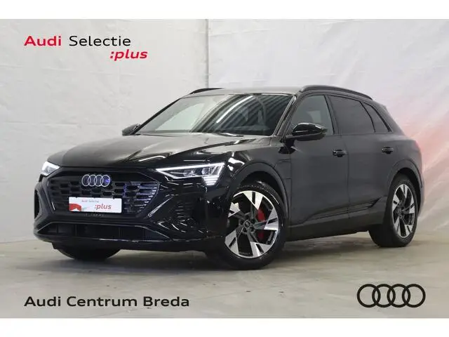 Photo 1 : Audi Q8 2023 Électrique