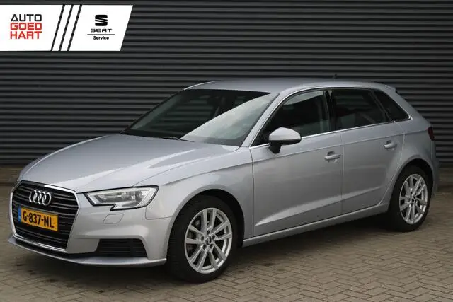 Photo 1 : Audi A3 2019 Essence