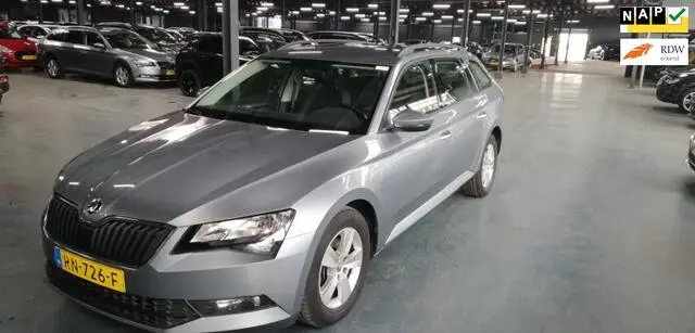 Photo 1 : Skoda Superb 2018 Diesel