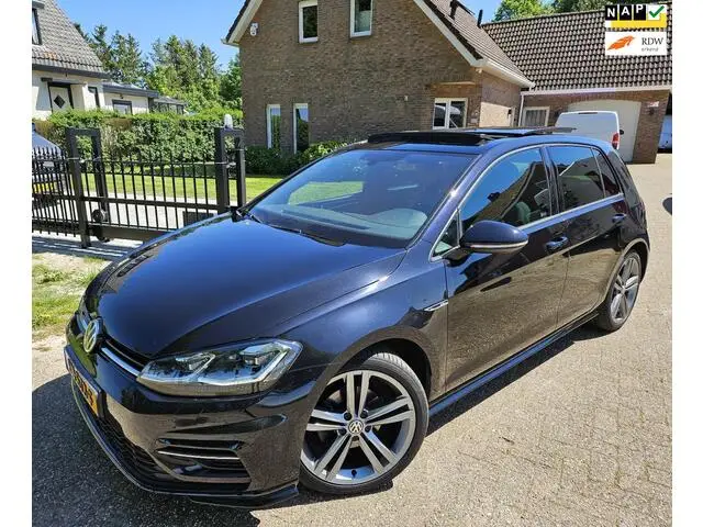 Photo 1 : Volkswagen Golf 2018 Petrol