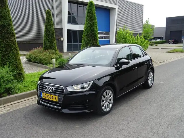 Photo 1 : Audi A1 2015 Essence