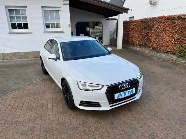 Photo 1 : Audi A4 2018 Diesel