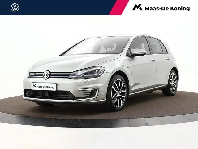 Photo 1 : Volkswagen Golf 2019 Electric