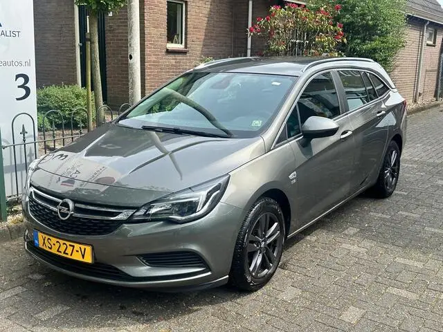 Photo 1 : Opel Astra 2019 Petrol