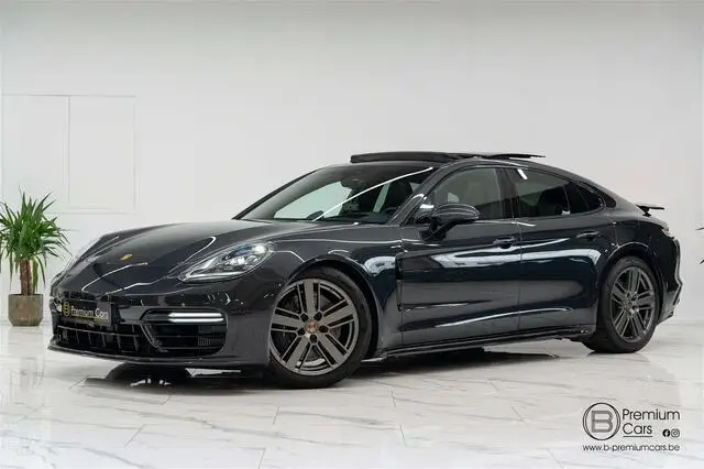 Photo 1 : Porsche Panamera 2024 Essence