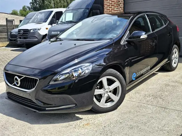 Photo 1 : Volvo V40 2018 Diesel