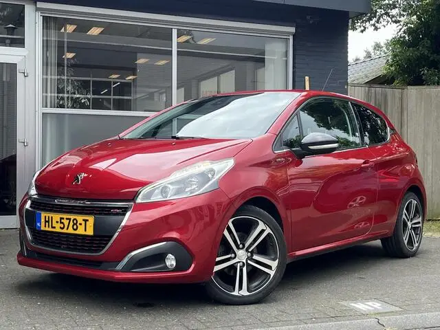 Photo 1 : Peugeot 208 2015 Petrol