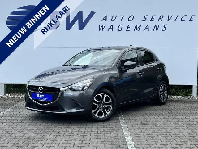 Photo 1 : Mazda 2 2017 Petrol