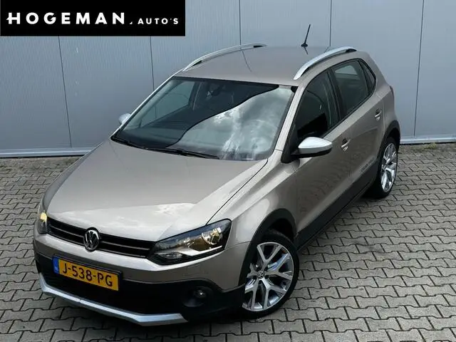 Photo 1 : Volkswagen Polo 2016 Petrol