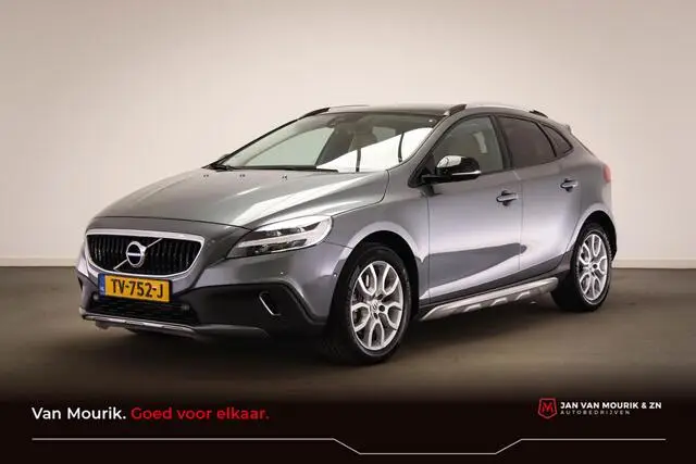 Photo 1 : Volvo V40 2018 Petrol