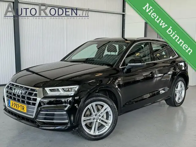 Photo 1 : Audi Q5 2020 Hybride