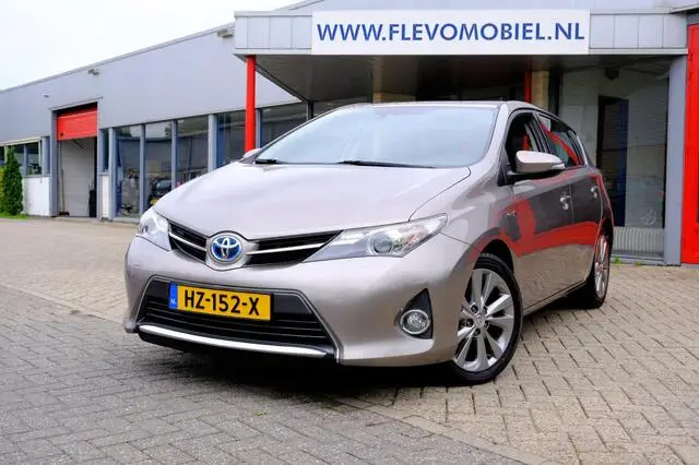 Photo 1 : Toyota Auris 2015 Hybrid