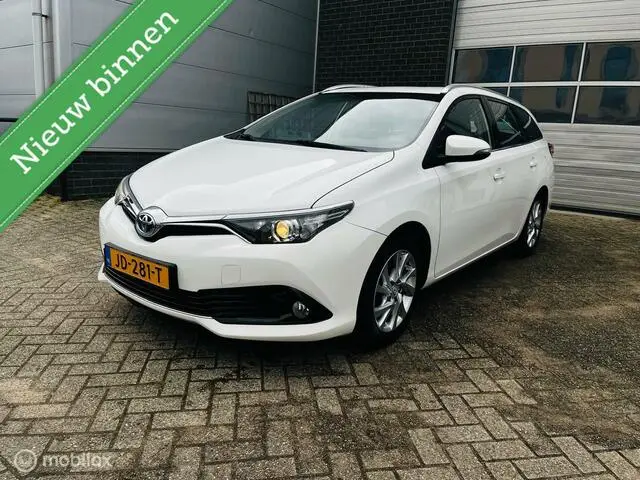 Photo 1 : Toyota Auris 2016 Hybride