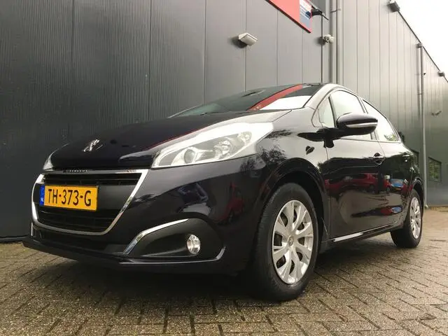 Photo 1 : Peugeot 208 2018 Petrol