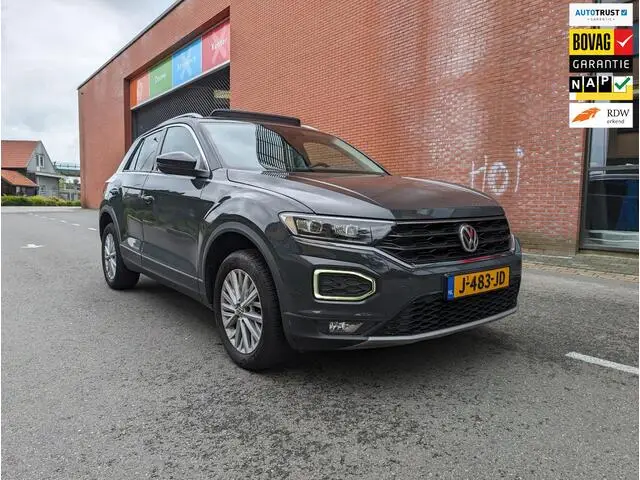 Photo 1 : Volkswagen T-roc 2020 Essence