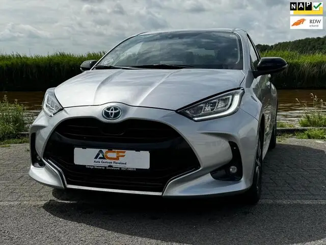 Photo 1 : Toyota Yaris 2022 Hybrid