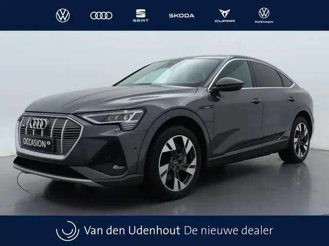 Photo 1 : Audi E-tron 2022 Electric