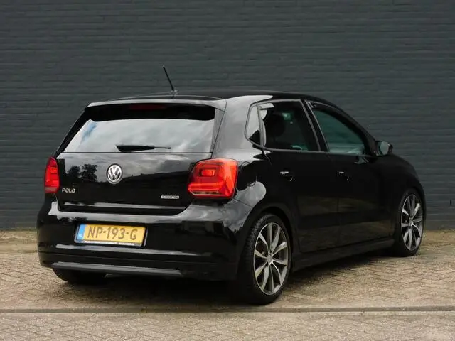 Photo 1 : Volkswagen Polo 2017 Petrol