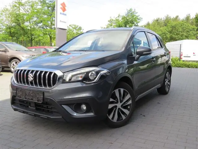 Photo 1 : Suzuki Sx4 2019 Petrol