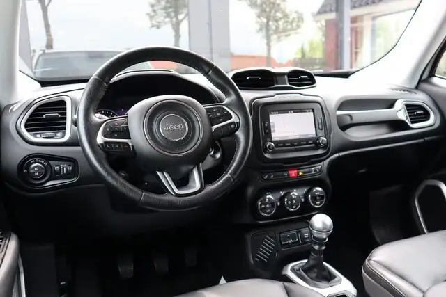 Photo 1 : Jeep Renegade 2015 Essence