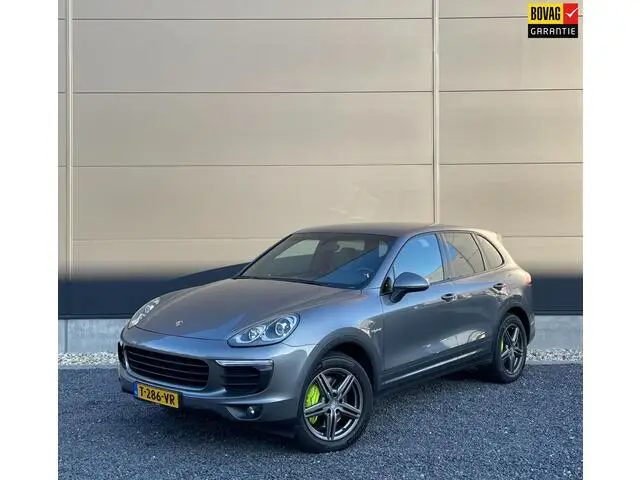 Photo 1 : Porsche Cayenne 2016 Hybrid