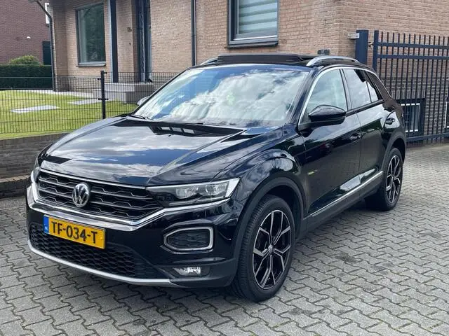 Photo 1 : Volkswagen T-roc 2018 Petrol