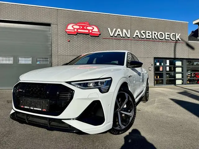 Photo 1 : Audi E-tron 2021 Électrique