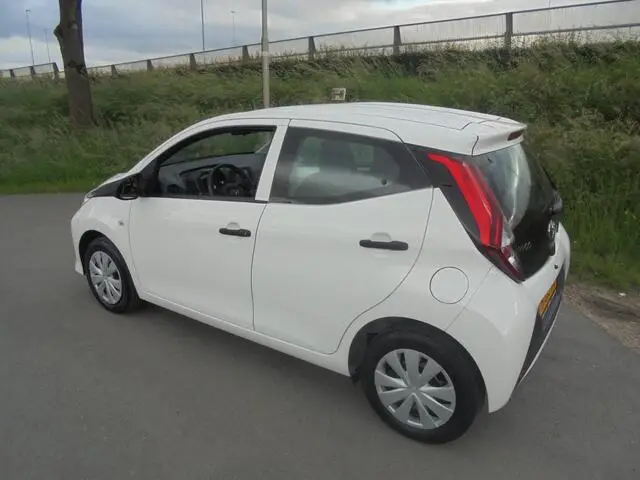 Photo 1 : Toyota Aygo 2020 Essence