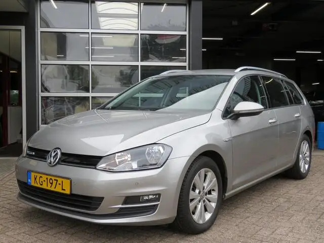 Photo 1 : Volkswagen Golf 2016 Petrol