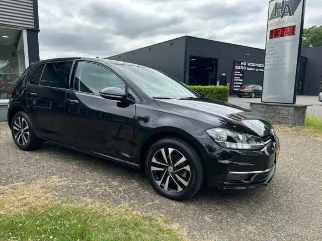 Photo 1 : Volkswagen Golf 2019 Petrol