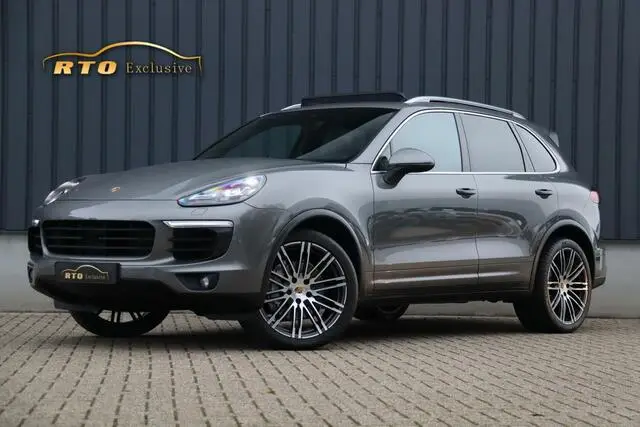 Photo 1 : Porsche Cayenne 2016 Essence