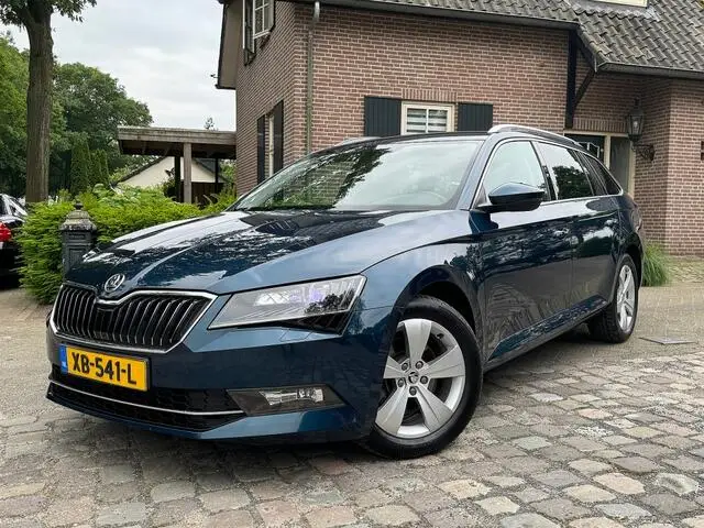 Photo 1 : Skoda Superb 2019 Essence