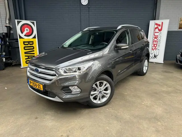 Photo 1 : Ford Kuga 2018 Essence