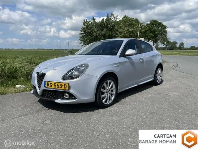 Photo 1 : Alfa Romeo Giulietta 2017 Petrol